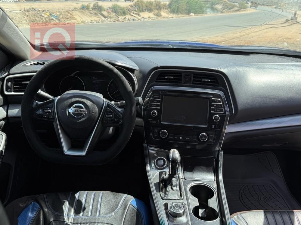 Nissan Maxima
